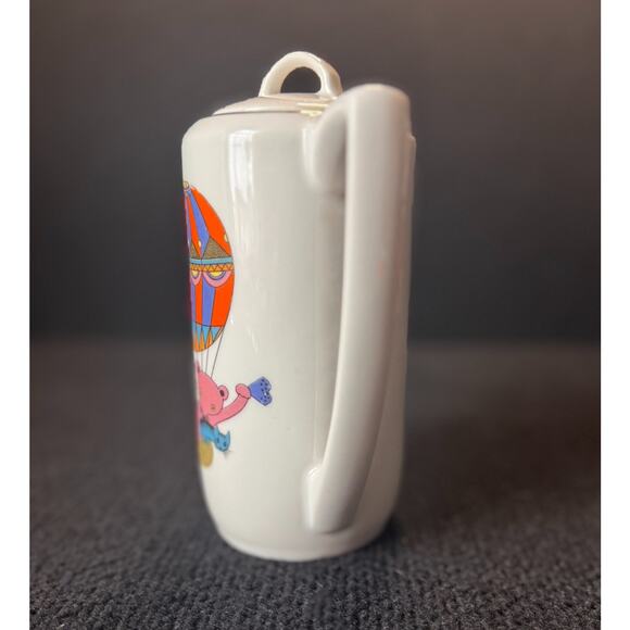 Vintage Porcelain Teapot – Hot Air Balloon with Animals – 1970s Whimsical Design - Picture 2 of 8